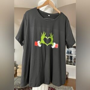 Grinch Heart women’s Christmas short sleeve T-Shirt size 3-X . Black